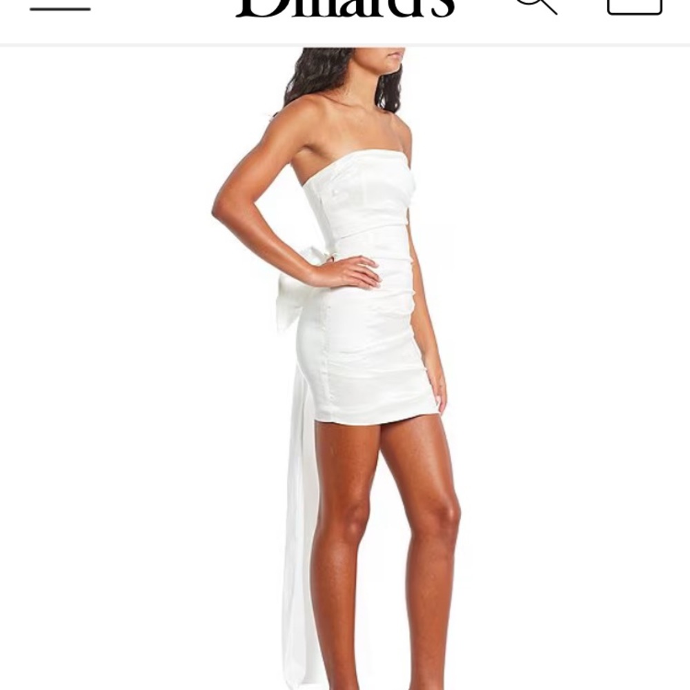 Elegant White Strapless Dress